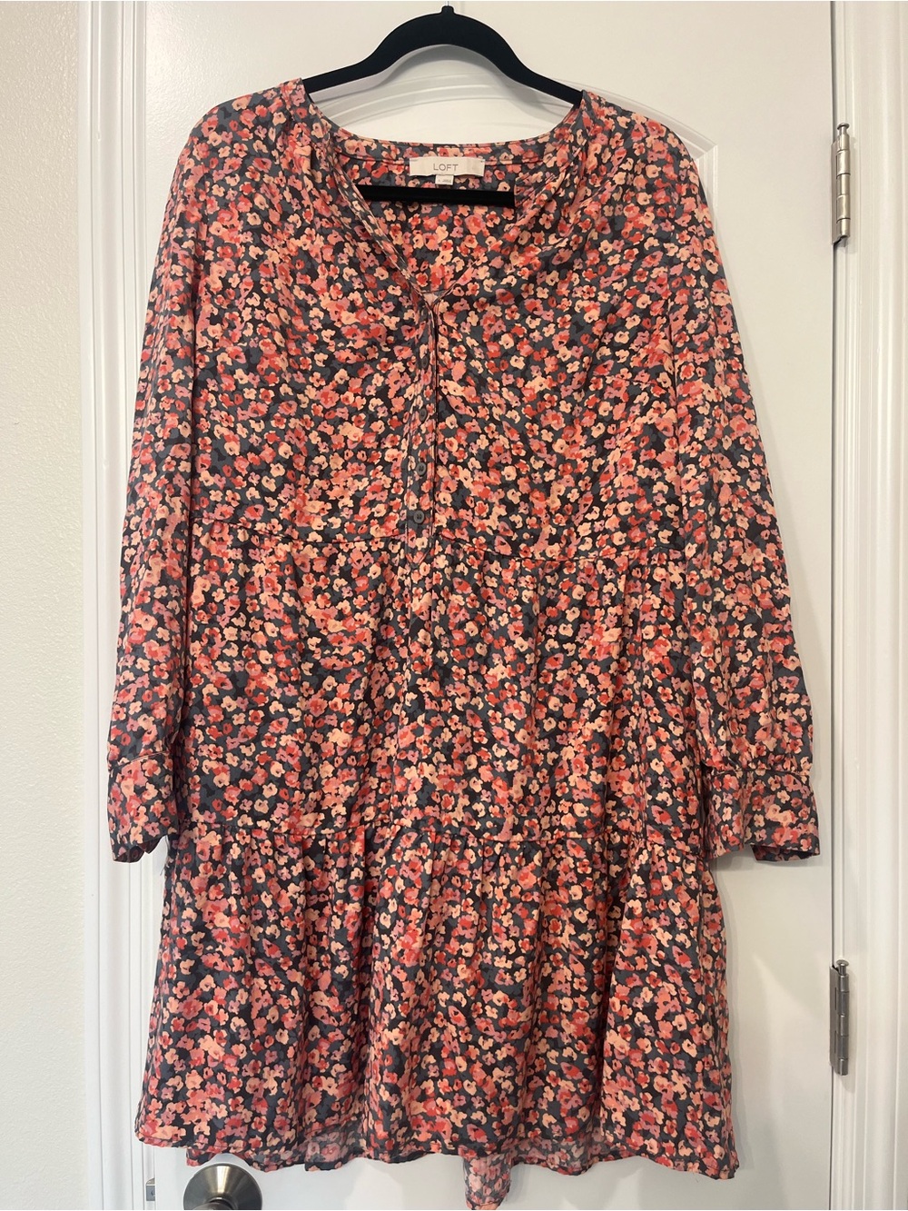 LOFT Floral Tiered Long Sleeve Dress Coral Florals Button Loose Fit Womens Large